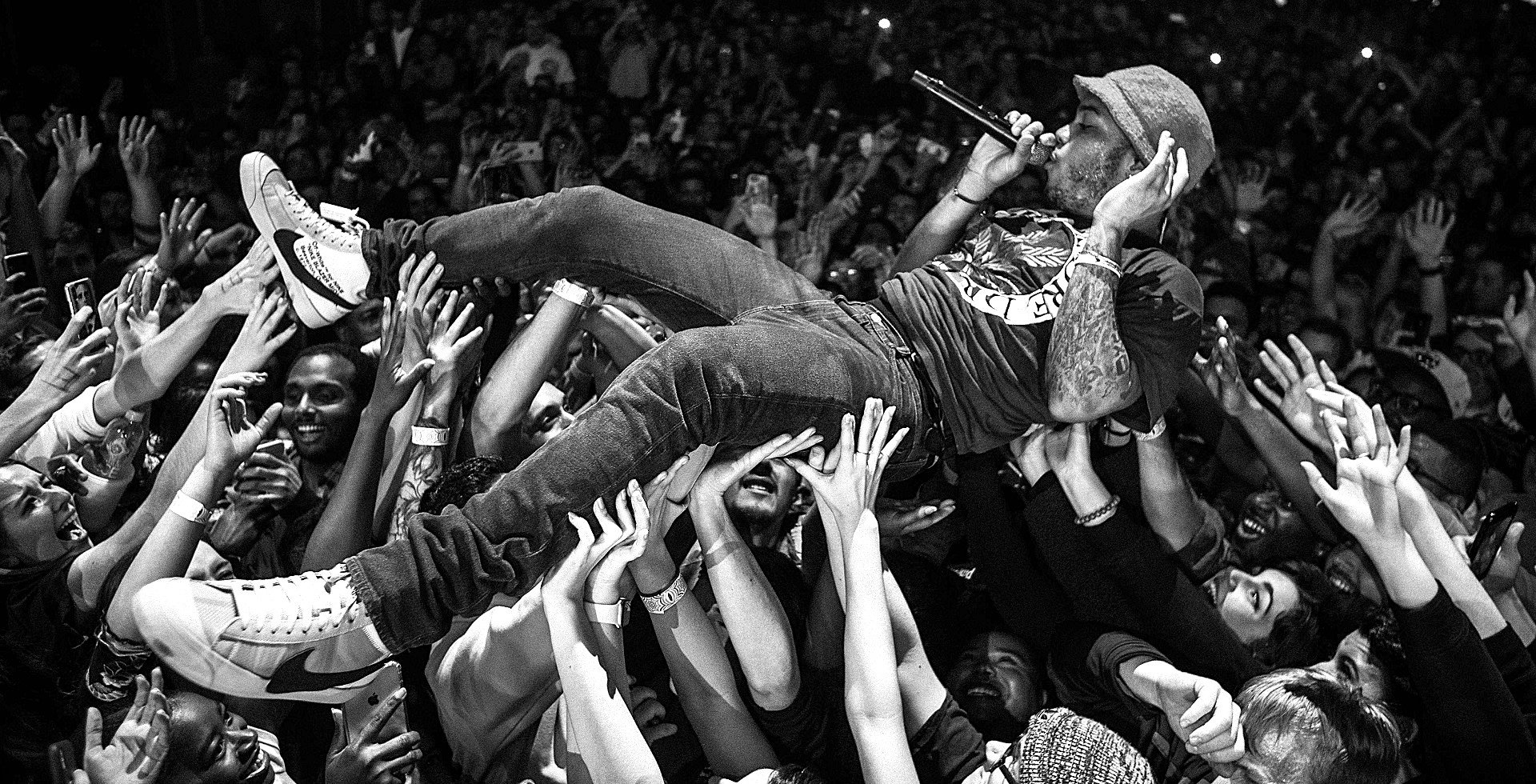 crowd surfing bright final